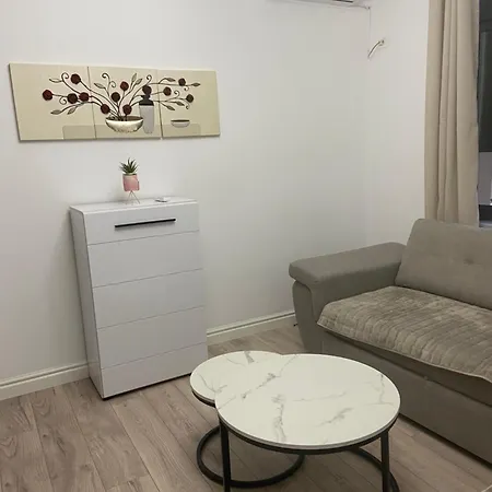 Comfy In Blloku Zone 1 Апартаменты *